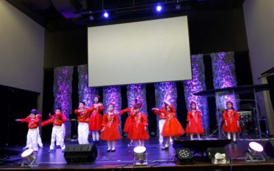 格瑞斯少儿合唱团和民族舞蹈队参加慈善义演