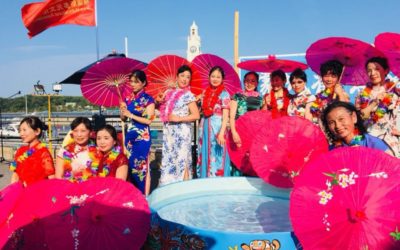 格瑞斯多元文化协会人员参加了在蒙特利尔老港举办的第三次“蒙特利尔泼水节”活动