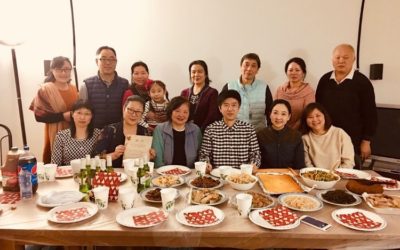 朱大哥家迎新年聚会，特聘牛嫂为格瑞斯多元文化协会艺术团：副团长