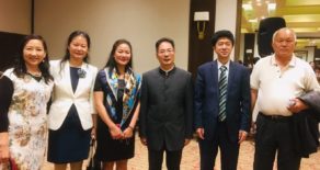 欢送边志春副总领事离任，欢迎张珩副总领事履新