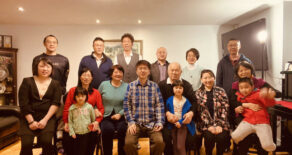 魁北克格瑞斯多元文化协会部分核心成员家庭式聚会，庆祝春天的到来和欢迎新人加盟